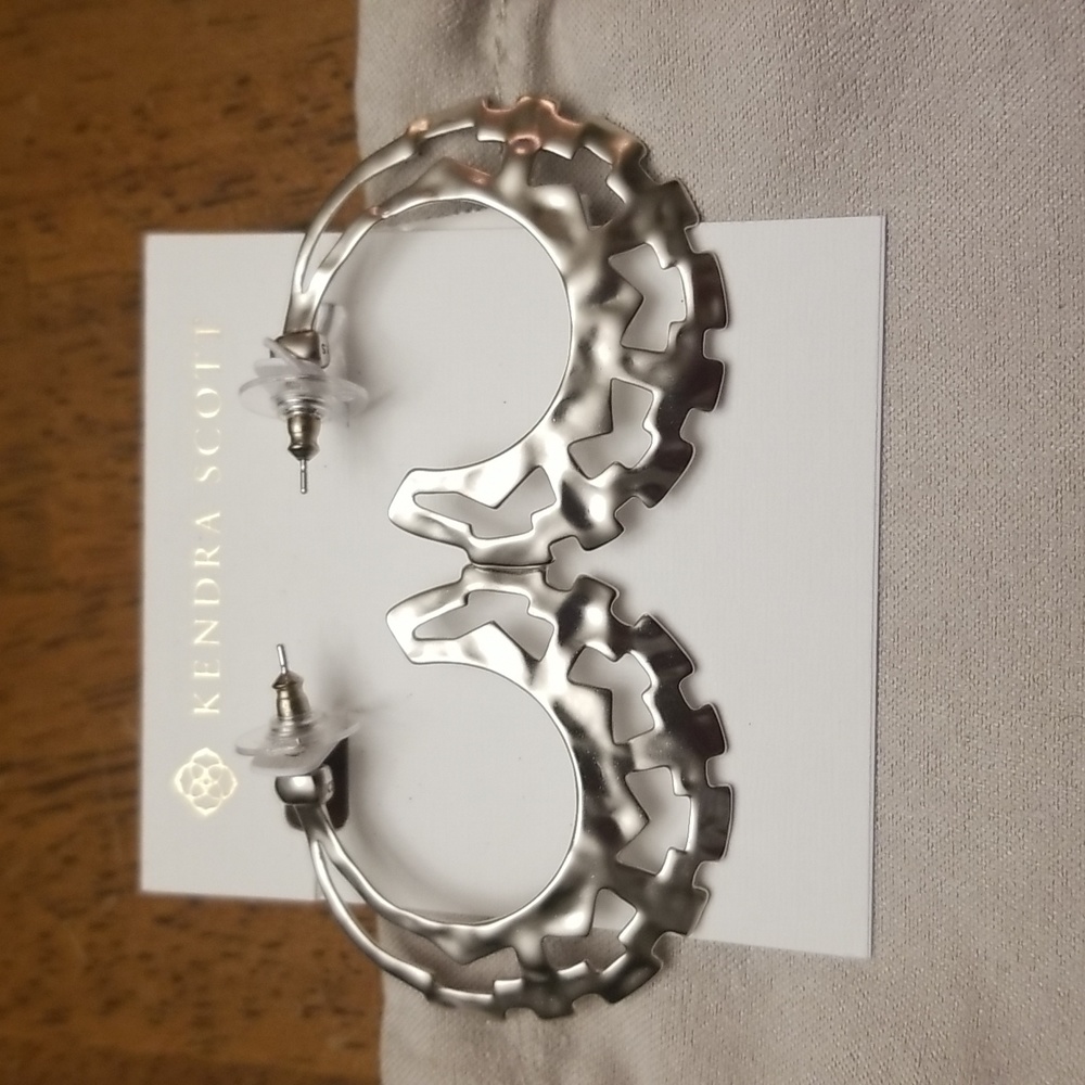 Kendra Scott Silver Shiva Hoop Earrings NWT - Picture 2 of 6
